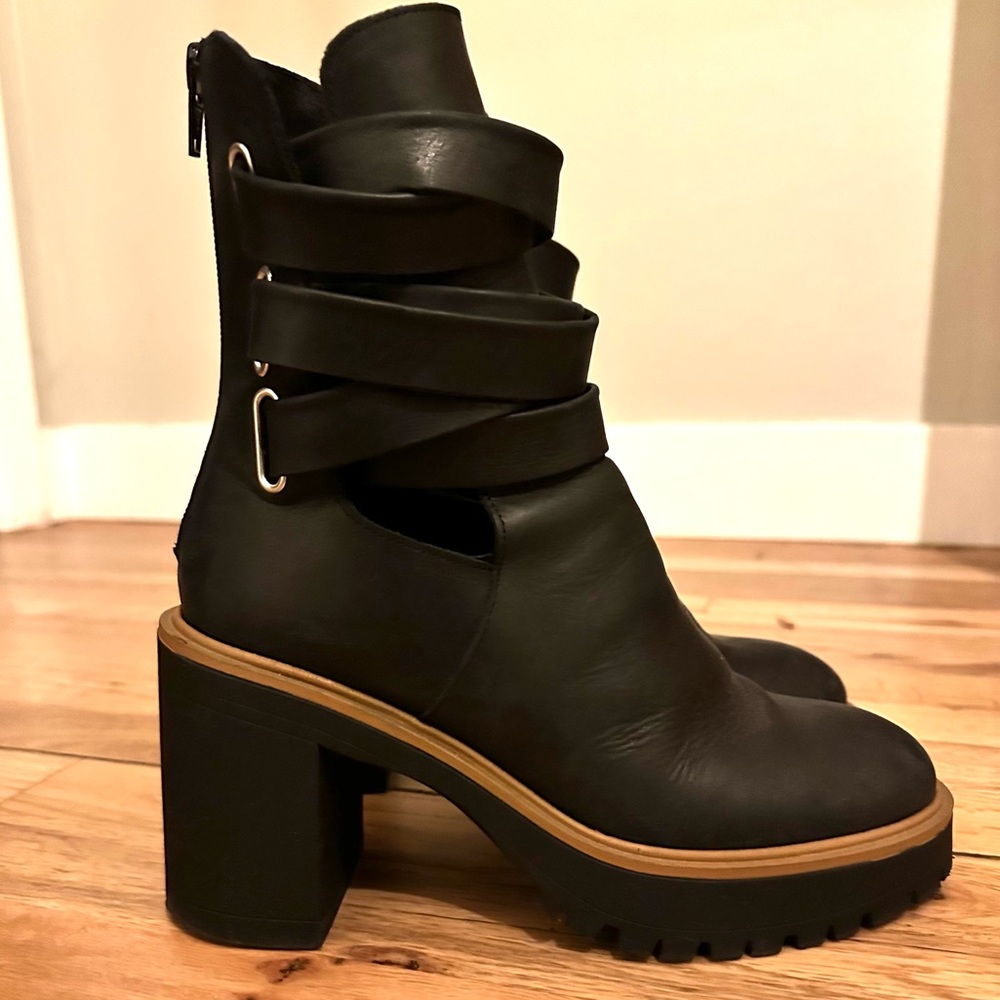 Free People Jesse Cutout Boot - New without box - Black Leather - Size 38